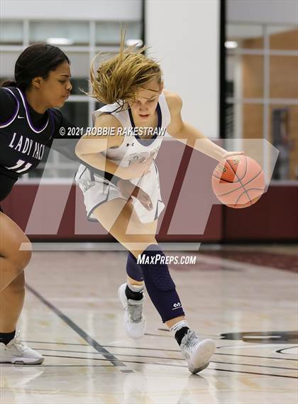 Thumbnail 2 in Highland Park vs. Lufkin (UIL 5A Area) photogallery.