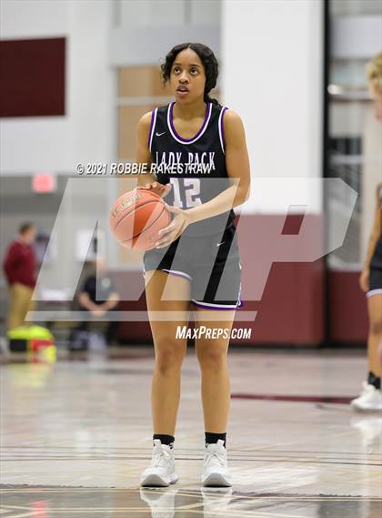 Thumbnail 1 in Highland Park vs. Lufkin (UIL 5A Area) photogallery.