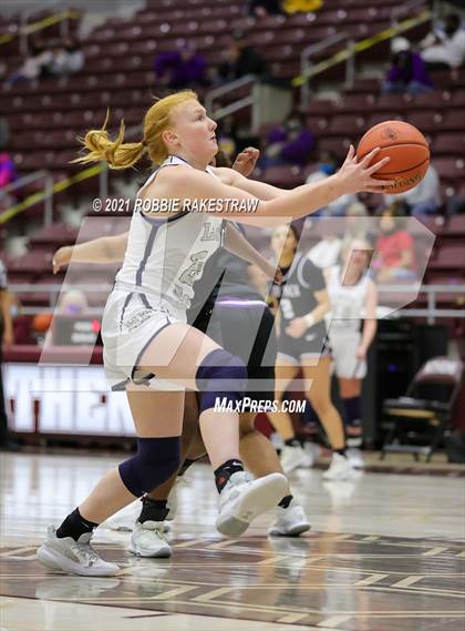 Thumbnail 3 in Highland Park vs. Lufkin (UIL 5A Area) photogallery.