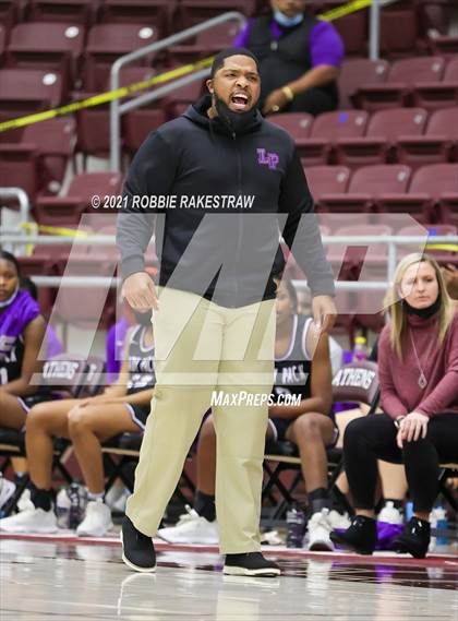Thumbnail 3 in Highland Park vs. Lufkin (UIL 5A Area) photogallery.