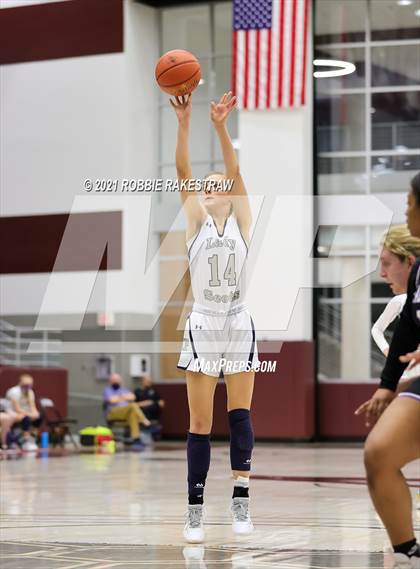 Thumbnail 1 in Highland Park vs. Lufkin (UIL 5A Area) photogallery.