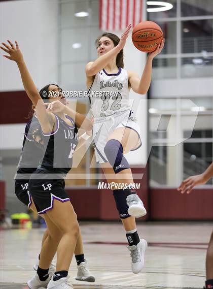 Thumbnail 3 in Highland Park vs. Lufkin (UIL 5A Area) photogallery.