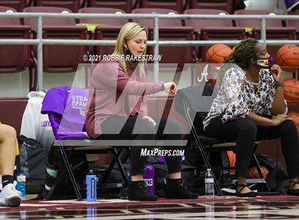 Thumbnail 2 in Highland Park vs. Lufkin (UIL 5A Area) photogallery.
