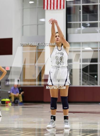 Thumbnail 3 in Highland Park vs. Lufkin (UIL 5A Area) photogallery.