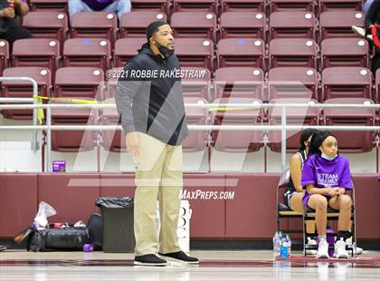 Thumbnail 3 in Highland Park vs. Lufkin (UIL 5A Area) photogallery.