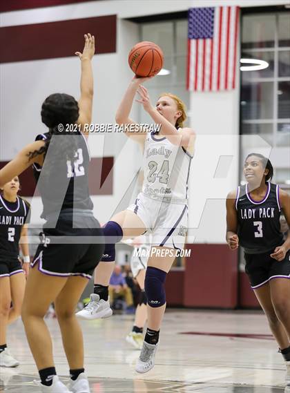 Thumbnail 1 in Highland Park vs. Lufkin (UIL 5A Area) photogallery.