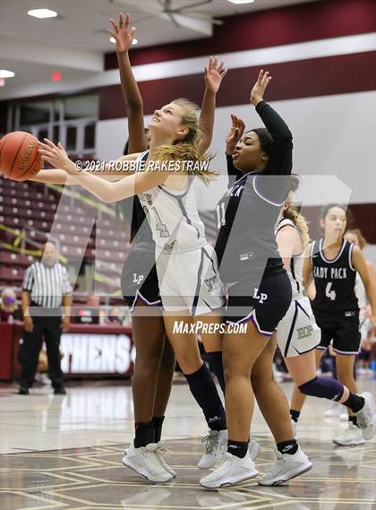 Thumbnail 3 in Highland Park vs. Lufkin (UIL 5A Area) photogallery.