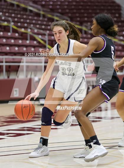 Thumbnail 3 in Highland Park vs. Lufkin (UIL 5A Area) photogallery.