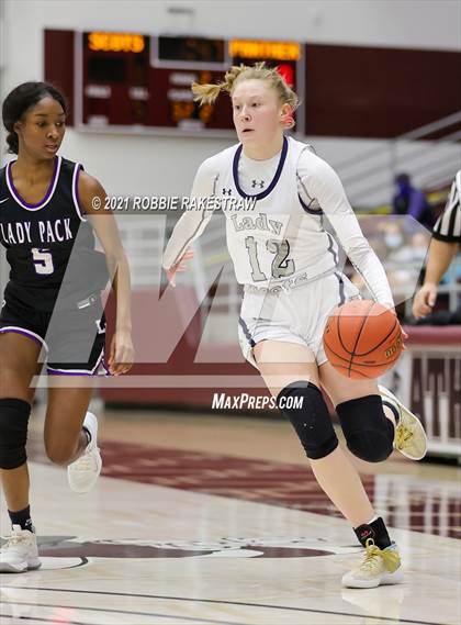 Thumbnail 1 in Highland Park vs. Lufkin (UIL 5A Area) photogallery.