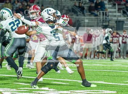 Thumbnail 2 in E.D. White vs. Livingston Collegiate Academy (LHSAA  DII Select Regional) photogallery.
