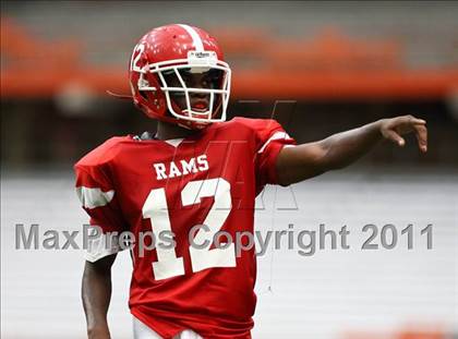 Thumbnail 1 in New Hartford vs. Jamesville-DeWitt (Syracuse Kickoff Classic) photogallery.