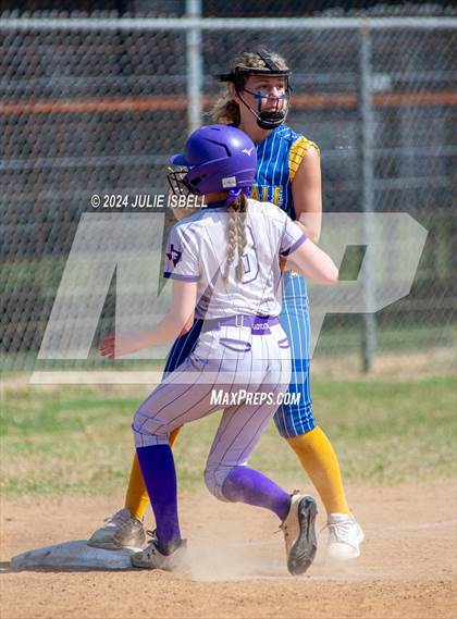 Thumbnail 2 in Evadale vs Big Sandy (Evadale Tournament) photogallery.
