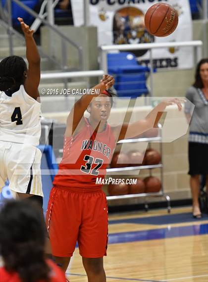Thumbnail 2 in O'Connor vs Wagner photogallery.