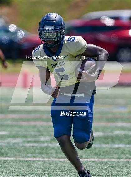 Thumbnail 2 in Douglas County vs. Mays photogallery.