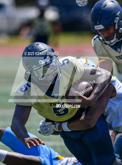 Thumbnail 3 in Douglas County vs. Mays photogallery.
