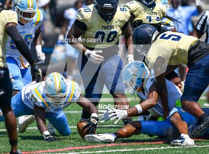 Thumbnail 3 in Douglas County vs. Mays photogallery.