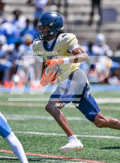 Thumbnail 1 in Douglas County vs. Mays photogallery.