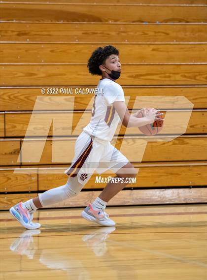 Thumbnail 2 in Emerald Ridge vs South Kitsap (SPSL 4A  playoff) photogallery.