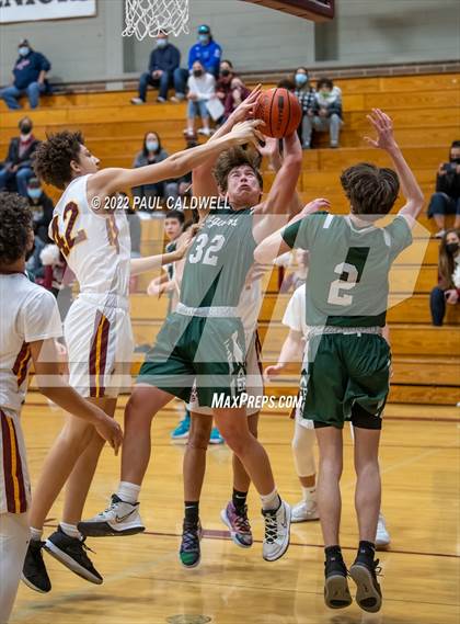 Thumbnail 2 in Emerald Ridge vs South Kitsap (SPSL 4A  playoff) photogallery.