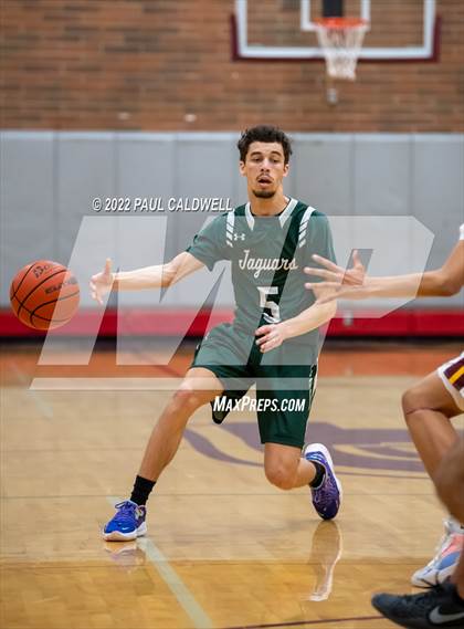 Thumbnail 2 in Emerald Ridge vs South Kitsap (SPSL 4A  playoff) photogallery.