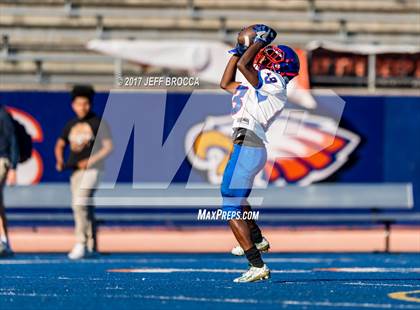 Thumbnail 3 in Serra @ Chaminade photogallery.