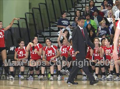 Thumbnail 1 in Taft vs. Venice (CIF LA City Section D2 Final) photogallery.