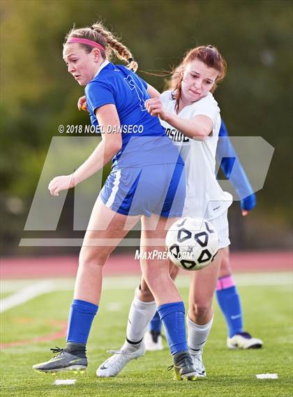Thumbnail 1 in Woodside vs St. Ignatius (CIF CCS D1 Quarterfinal) photogallery.