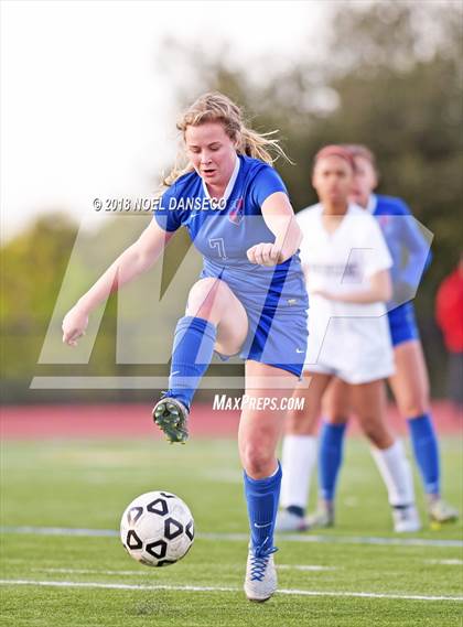 Thumbnail 3 in Woodside vs St. Ignatius (CIF CCS D1 Quarterfinal) photogallery.