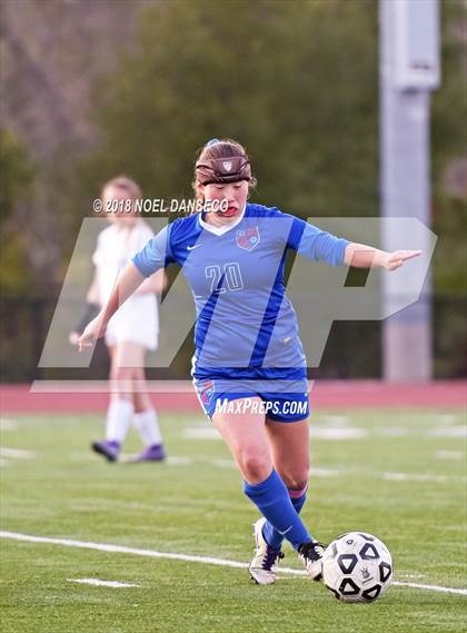 Thumbnail 2 in Woodside vs St. Ignatius (CIF CCS D1 Quarterfinal) photogallery.