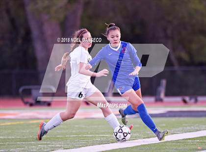 Thumbnail 3 in Woodside vs St. Ignatius (CIF CCS D1 Quarterfinal) photogallery.