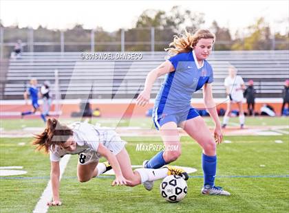 Thumbnail 2 in Woodside vs St. Ignatius (CIF CCS D1 Quarterfinal) photogallery.