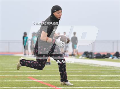 Thumbnail 2 in Mar Vista vs Castle Park (7 on 7) photogallery.
