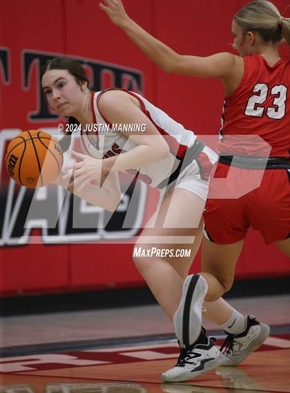 Thumbnail 3 in Glen Rose vs. Harmony Grove photogallery.
