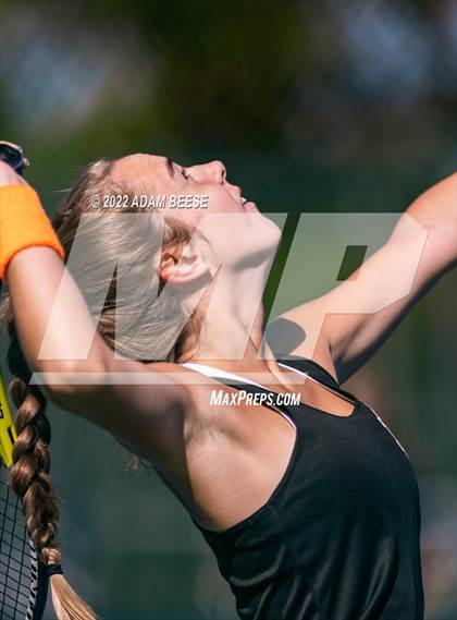 Thumbnail 3 in OHSAA Elyria Division 1 Sectional Round 2 photogallery.