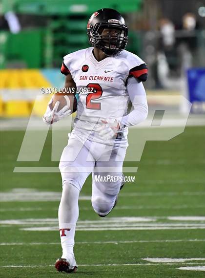 Thumbnail 3 in Del Oro vs. San Clemente (CIF State Division 1A Final) photogallery.