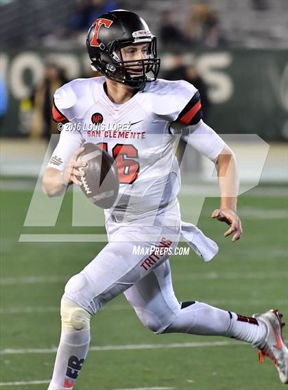 Thumbnail 1 in Del Oro vs. San Clemente (CIF State Division 1A Final) photogallery.