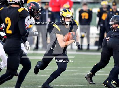 Thumbnail 3 in Del Oro vs. San Clemente (CIF State Division 1A Final) photogallery.