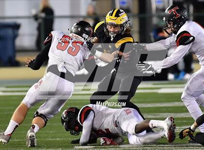 Thumbnail 1 in Del Oro vs. San Clemente (CIF State Division 1A Final) photogallery.