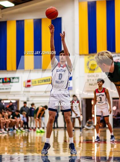 Thumbnail 1 in San Ramon Valley vs. Clayton Valley Charter (Gridley Invitational) photogallery.