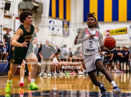 Thumbnail 2 in San Ramon Valley vs. Clayton Valley Charter (Gridley Invitational) photogallery.