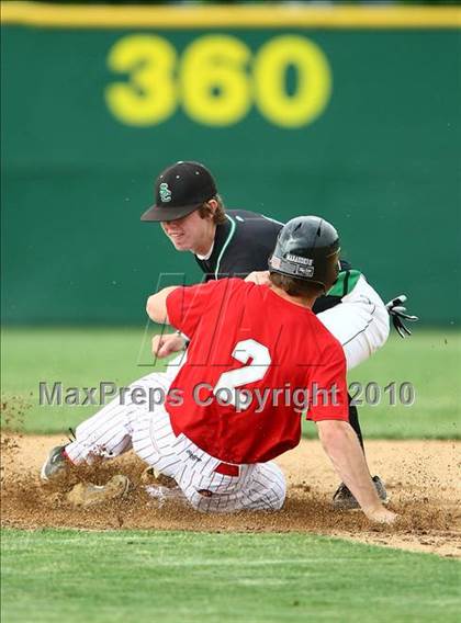 Thumbnail 1 in Marcus vs Carroll photogallery.
