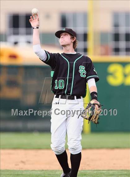 Thumbnail 2 in Marcus vs Carroll photogallery.