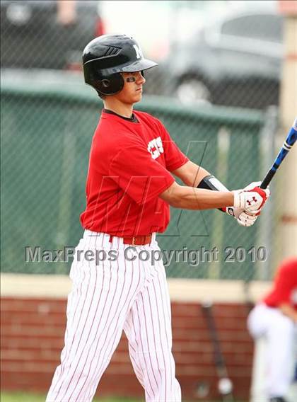 Thumbnail 2 in Marcus vs Carroll photogallery.