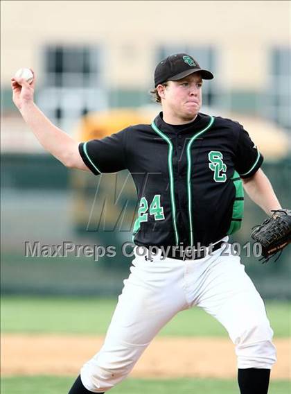 Thumbnail 3 in Marcus vs Carroll photogallery.