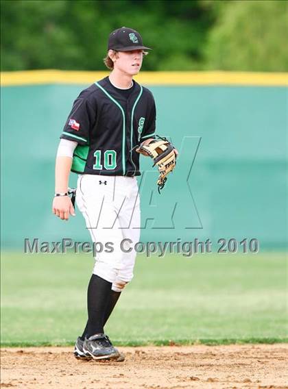 Thumbnail 3 in Marcus vs Carroll photogallery.
