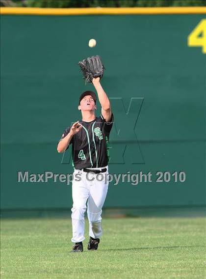 Thumbnail 3 in Marcus vs Carroll photogallery.