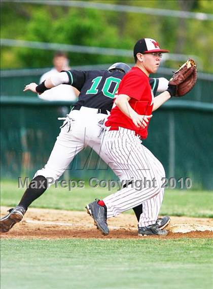 Thumbnail 2 in Marcus vs Carroll photogallery.