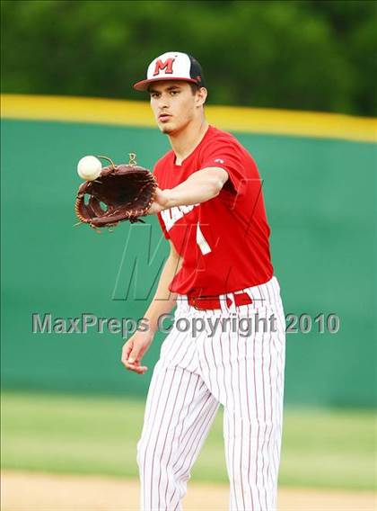 Thumbnail 2 in Marcus vs Carroll photogallery.