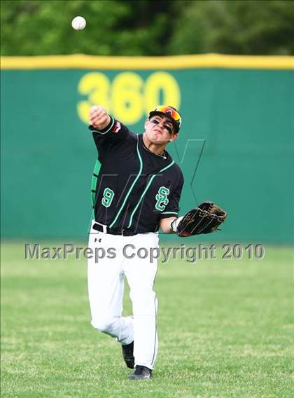 Thumbnail 2 in Marcus vs Carroll photogallery.
