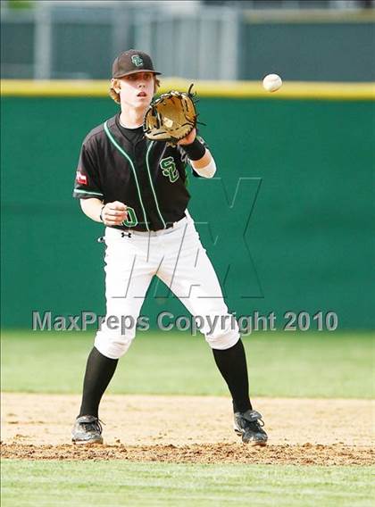 Thumbnail 1 in Marcus vs Carroll photogallery.